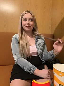 CherryAuroraa online show from 02.12.25