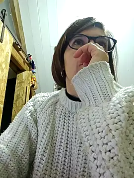 Snapshot of Lina_lou4 chatting on 12.05.24 Lina lou4 online show from 12.05.24