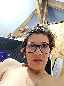 Snapshot of Lina_lou4 chatting on 12.23.24 Lina lou4 online show from 12.23.24