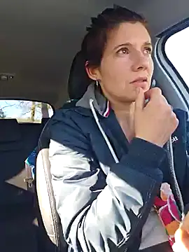 Snapshot of Lina_lou4 chatting on 02.14.25 Lina lou4 online show from 02.14.25