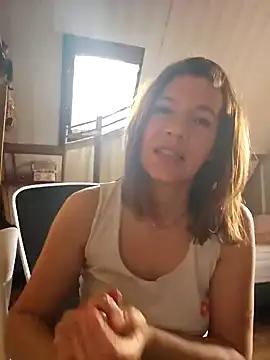 Snapshot of Lina_lou4 chatting on 02.21.25 Lina lou4 online show from 02.21.25