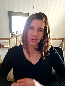 Snapshot of Lina_lou4 chatting on 02.21.25 Lina lou4 online show from 02.21.25