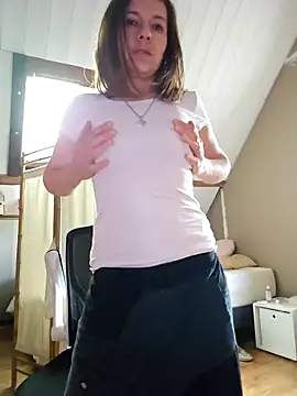 Snapshot of Lina_lou4 chatting on 02.22.25 Lina lou4 online show from 02.22.25