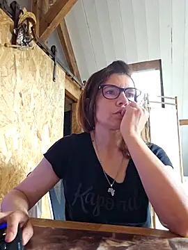 Snapshot of Lina_lou4 chatting on 02.25.25 Lina lou4 online show from 02.25.25