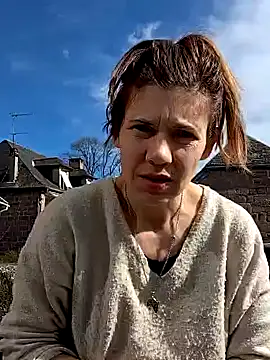 Snapshot of Lina_lou4 chatting on 03.05.25 Lina lou4 online show from 03.05.25