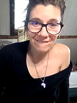 Snapshot of Lina_lou4 chatting on 03.15.25 Lina lou4 online show from 03.15.25