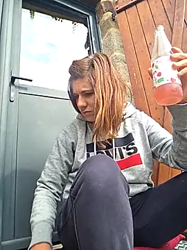 Snapshot of Lina_lou4 chatting on 09.28.25 Lina lou4 online show from 09.28.25