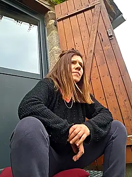 Snapshot of Lina_lou4 chatting on 10.24.25 Lina lou4 online show from 10.24.25