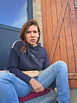 Snapshot of Lina_lou4 chatting on 11.08.25 Lina lou4 online show from 11.08.25