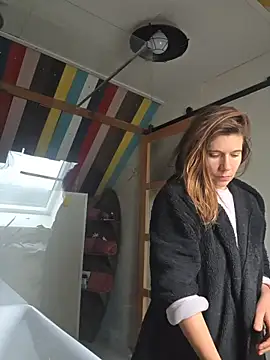 Snapshot of Lina_lou4 chatting on 11.19.25 Lina lou4 online show from 11.19.25