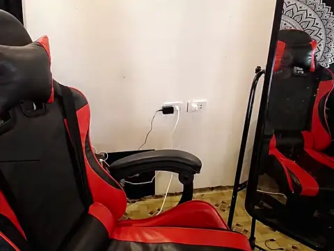 PirateEmpressBoaAico online show from 04.04.26