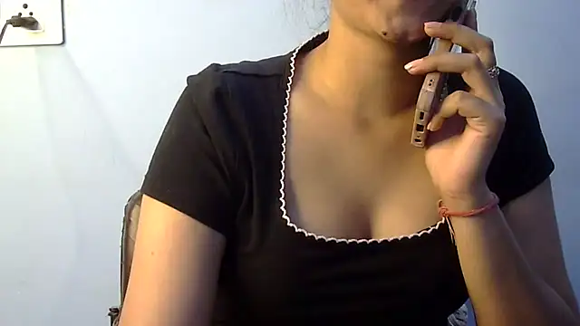 lovelydesi21 online show from 11.15.25