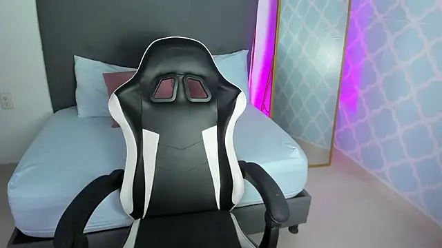 cora 22 online show from 10.17.25