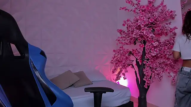 cora 22 online show from 03.17.26