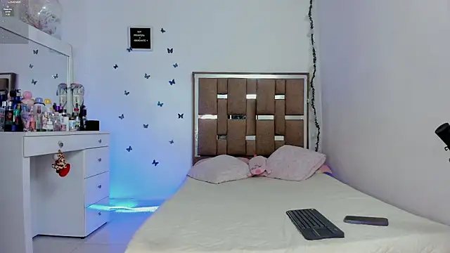 kendall-ewers online show from 02.13.26