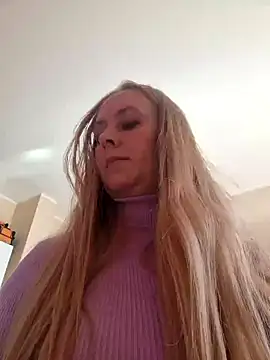 Snapshot of VictoriaMiami chatting on 02.07.25 VictoriaMiami online show from 02.07.25