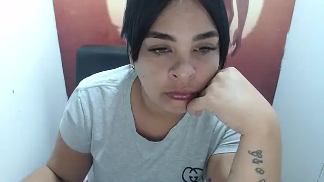 Snapshot of Laura_hottt chatting on 02.25.26 Laura hottt online show from 02.25.26