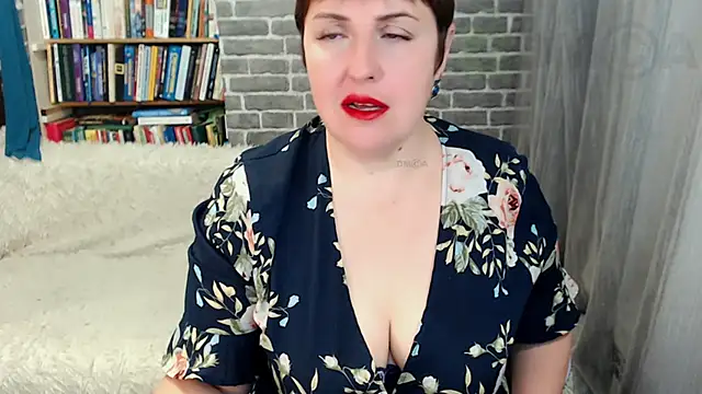 Snapshot of Rainbow_lady chatting on 11.20.25 Rainbow lady online show from 11.20.25