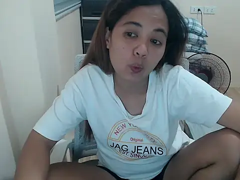 xTheLastVIRGINx online show from 04.12.26