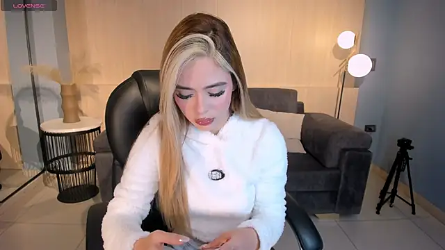 JuanitaClay online show from 01.19.26