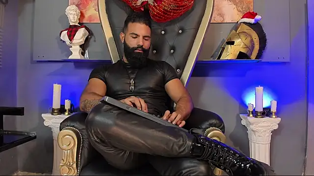 Snapshot of BeardAndrew chatting on 12.28.24 BeardAndrew online show from 12.28.24