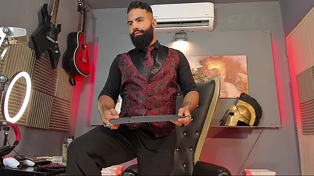 Snapshot of BeardAndrew chatting on 01.05.25 BeardAndrew online show from 01.05.25