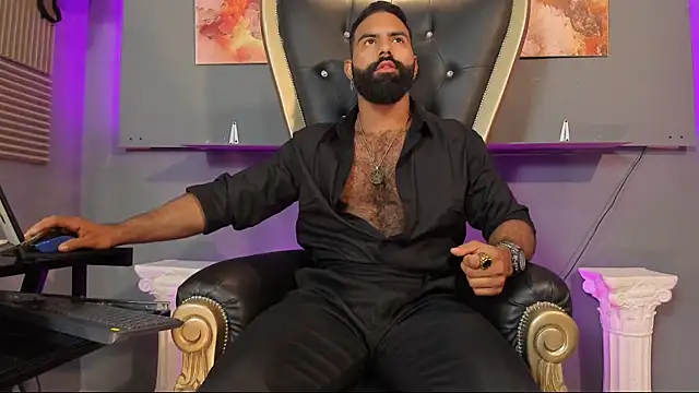 Snapshot of BeardAndrew chatting on 01.11.25 BeardAndrew online show from 01.11.25