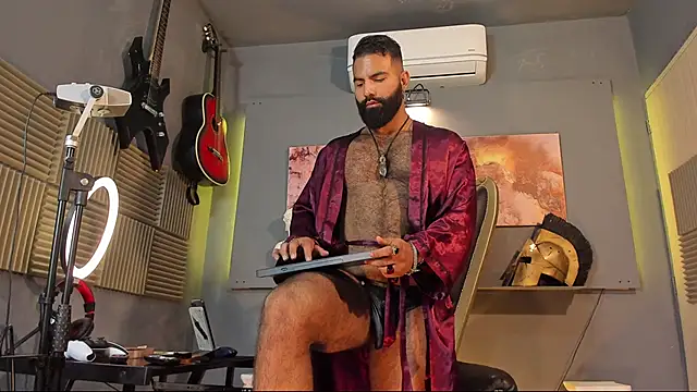 Snapshot of BeardAndrew chatting on 01.18.25 BeardAndrew online show from 01.18.25