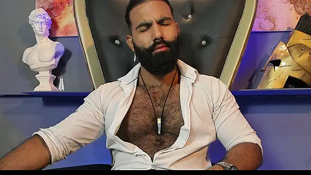 Snapshot of BeardAndrew chatting on 03.05.25 BeardAndrew online show from 03.05.25