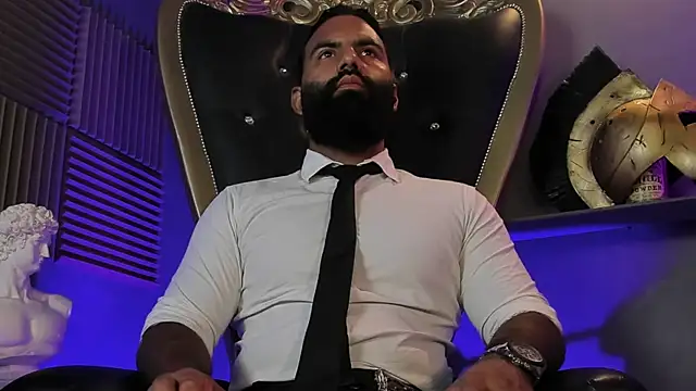 Snapshot of BeardAndrew chatting on 10.20.25 BeardAndrew online show from 10.20.25