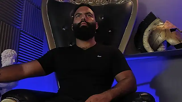 Snapshot of BeardAndrew chatting on 10.21.25 BeardAndrew online show from 10.21.25