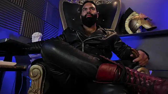 Snapshot of BeardAndrew chatting on 10.26.25 BeardAndrew online show from 10.26.25