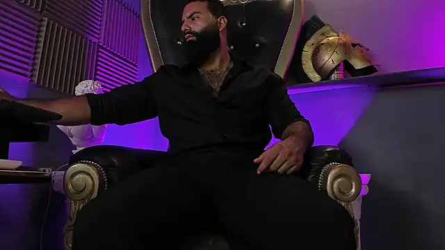 Snapshot of BeardAndrew chatting on 11.02.25 BeardAndrew online show from 11.02.25