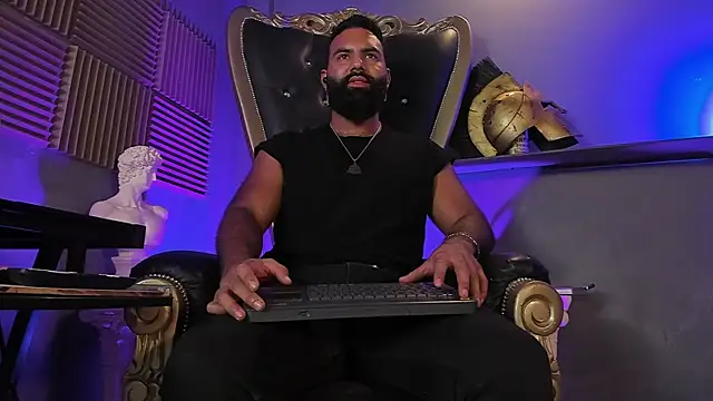 Snapshot of BeardAndrew chatting on 11.06.25 BeardAndrew online show from 11.06.25