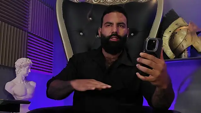 Snapshot of BeardAndrew chatting on 11.11.25 BeardAndrew online show from 11.11.25