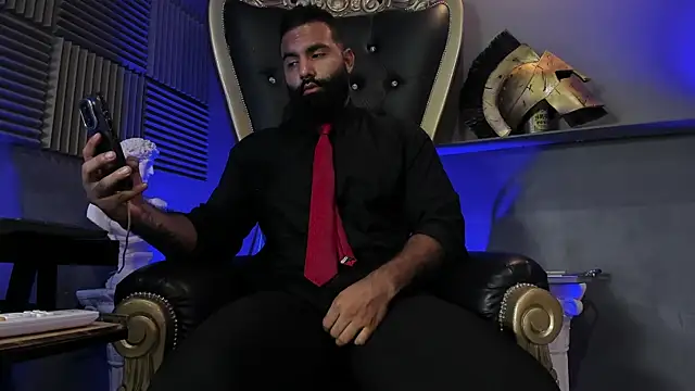 Snapshot of BeardAndrew chatting on 11.26.25 BeardAndrew online show from 11.26.25