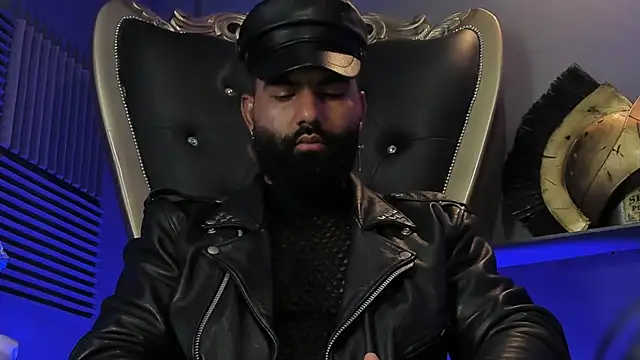 Snapshot of BeardAndrew chatting on 11.27.25 BeardAndrew online show from 11.27.25