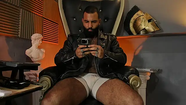 Snapshot of BeardAndrew chatting on 11.29.25 BeardAndrew online show from 11.29.25