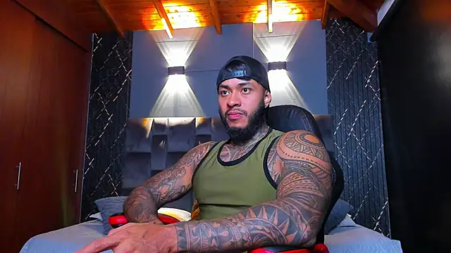 muscle man16 online show from 01.15.25