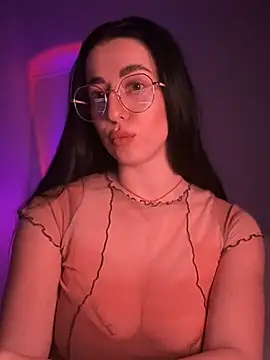 Emylia online show from 02.14.25