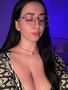 Emylia online show from 11.09.25