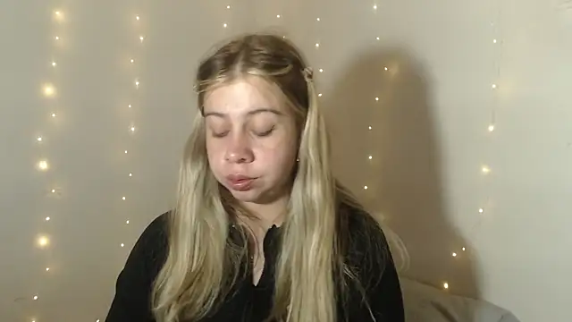 SweetSofty online show from 09.30.25