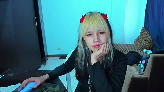 Akane-Mou online show from 02.15.25