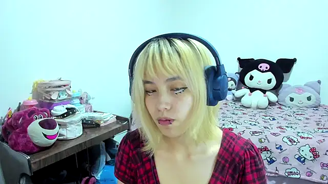 Akane-Mou online show from 09.12.25