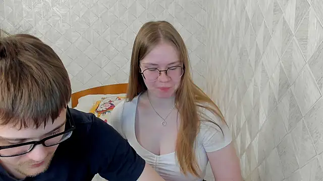Snapshot of Tommy_and_Katie chatting on 12.05.24 Tommy and Katie online show from 12.05.24