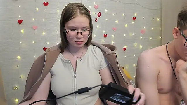 Snapshot of Tommy_and_Katie chatting on 02.23.25 Tommy and Katie online show from 02.23.25