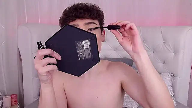 Snapshot of RobbyCharming chatting on 10.22.25 RobbyCharming online show from 10.22.25