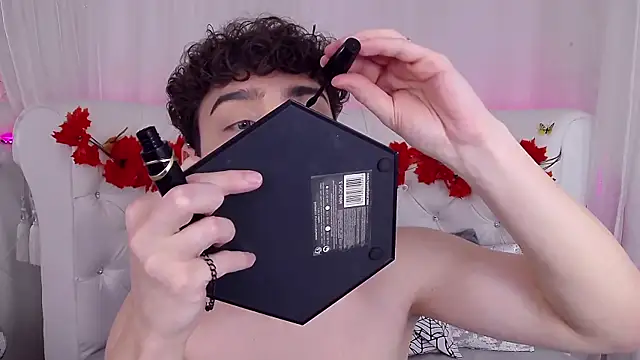 Snapshot of RobbyCharming chatting on 11.01.25 RobbyCharming online show from 11.01.25