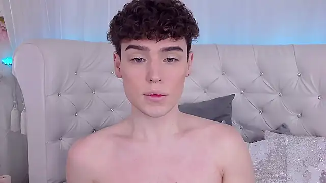 Snapshot of RobbyCharming chatting on 11.08.25 RobbyCharming online show from 11.08.25