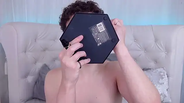 Snapshot of RobbyCharming chatting on 11.12.25 RobbyCharming online show from 11.12.25